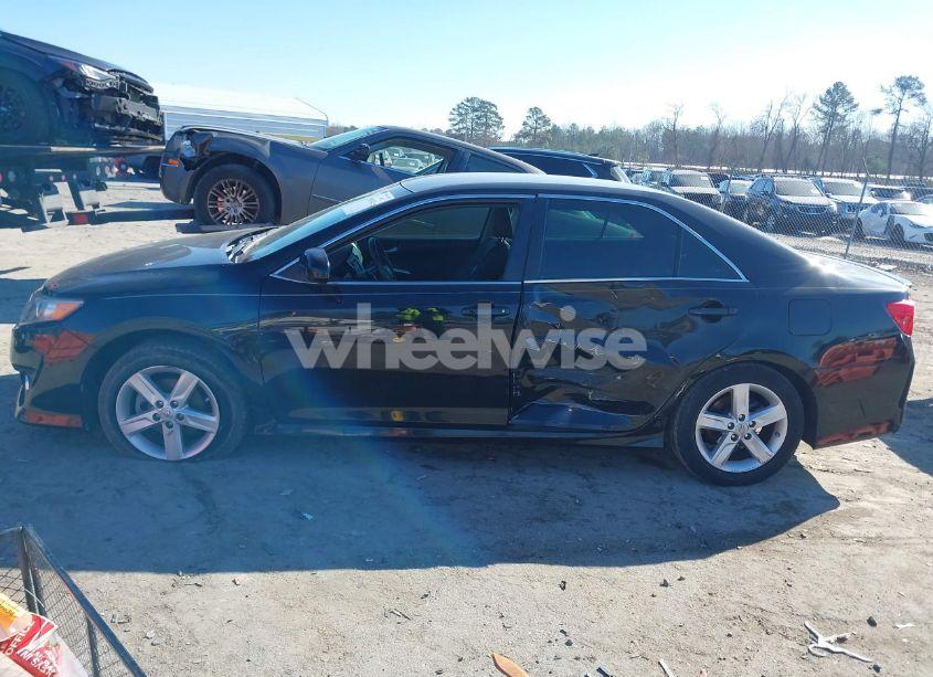 Photo 14 of 2014 Toyota Camry SE (VIN 4T1BF1FK2EU417105)