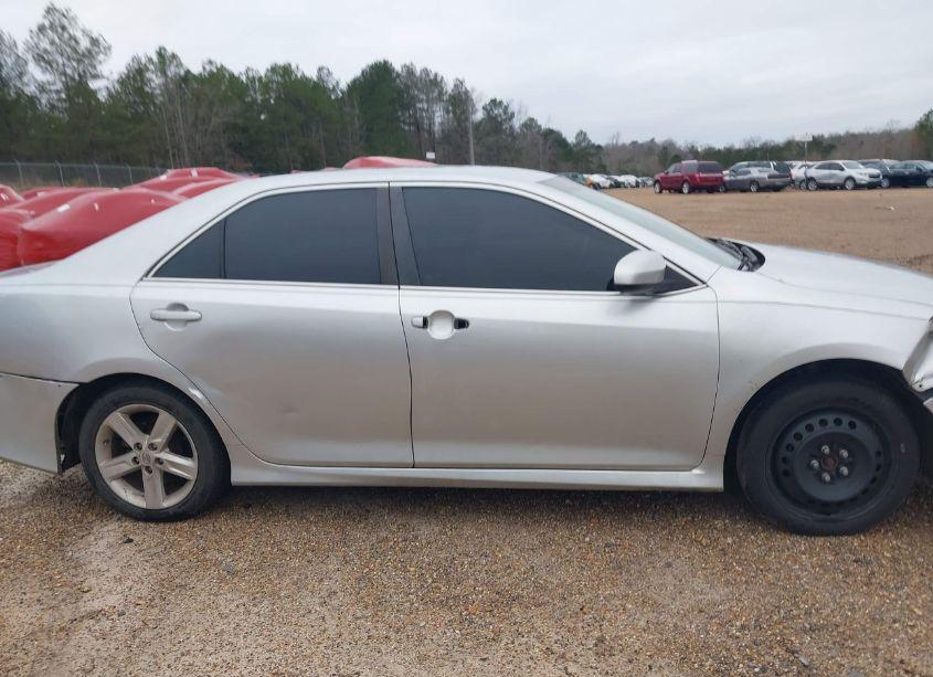 Photo 13 of 2014 Toyota Camry SE (VIN 4T1BF1FK2EU422417)