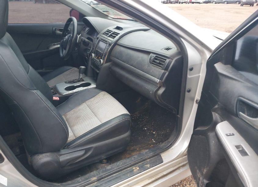 Photo 5 of 2014 Toyota Camry SE (VIN 4T1BF1FK2EU422417)