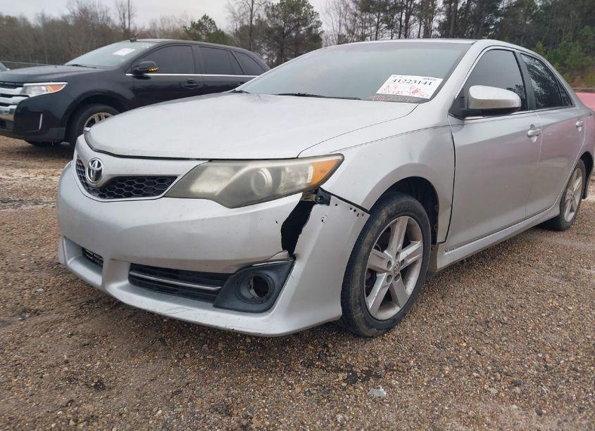Photo 6 of 2014 Toyota Camry SE (VIN 4T1BF1FK2EU422417)