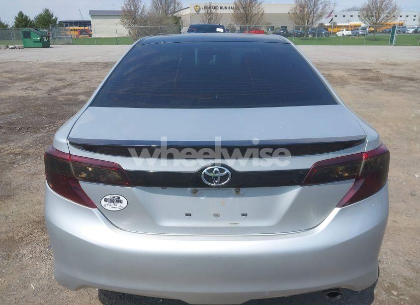Photo 16 of 2014 Toyota Camry SE (VIN 4T1BF1FK2EU424040)