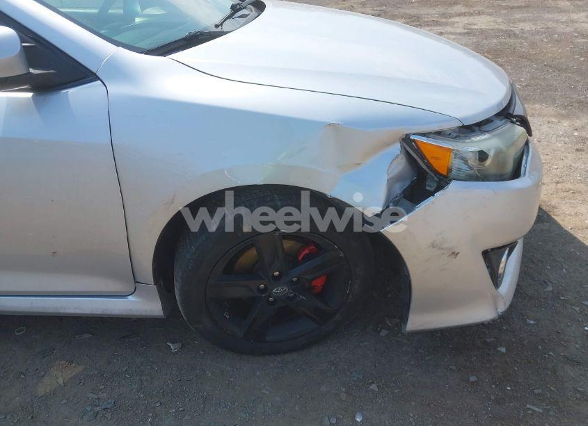 Photo 6 of 2014 Toyota Camry SE (VIN 4T1BF1FK2EU424040)