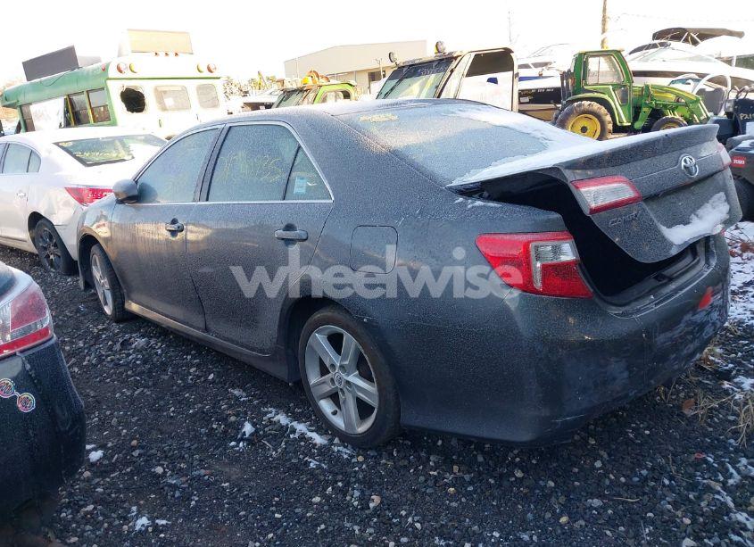 Photo 13 of 2014 Toyota Camry SE (VIN 4T1BF1FK2EU430775)