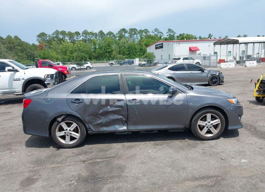 Photo 13 of 2014 Toyota Camry SE (VIN 4T1BF1FK2EU446488)