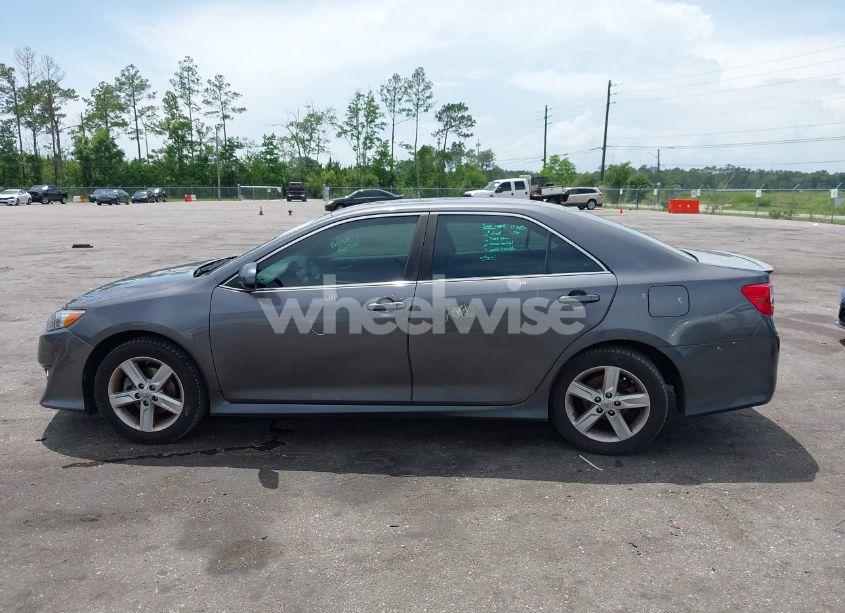 Photo 14 of 2014 Toyota Camry SE (VIN 4T1BF1FK2EU446488)