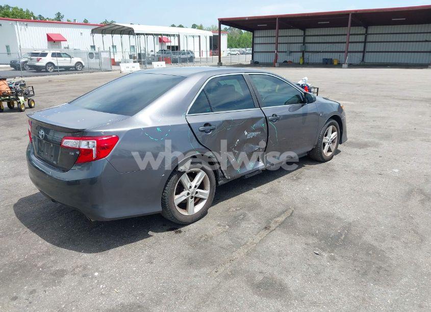 Photo 4 of 2014 Toyota Camry SE (VIN 4T1BF1FK2EU446488)