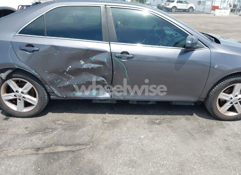 Photo 6 of 2014 Toyota Camry SE (VIN 4T1BF1FK2EU446488)