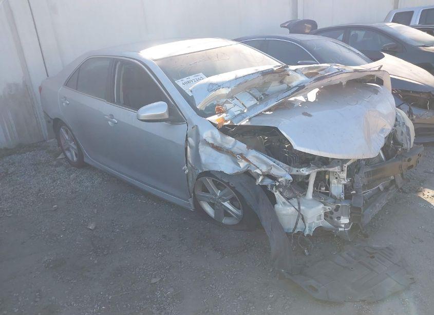 2014 Toyota Camry SE (VIN 4T1BF1FK2EU451500) main photo