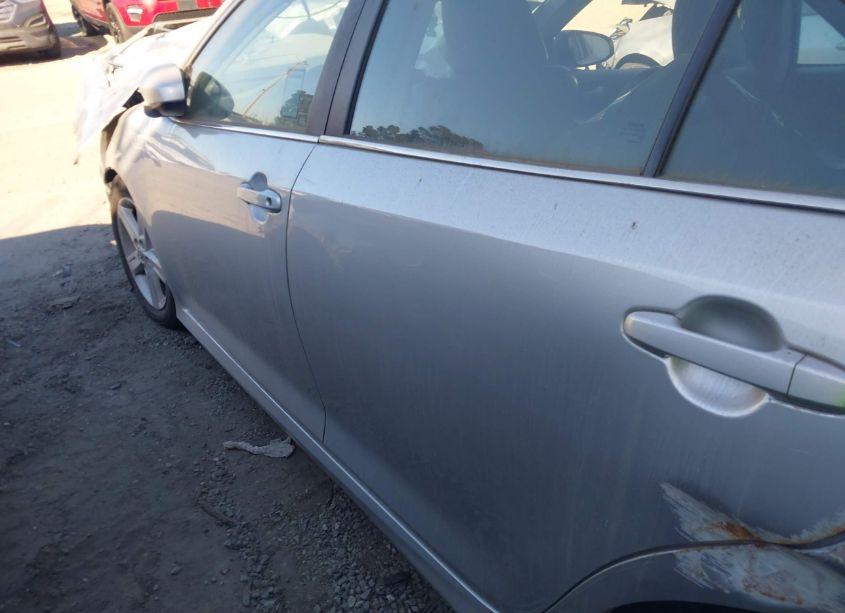 Photo 14 of 2014 Toyota Camry SE (VIN 4T1BF1FK2EU451500)