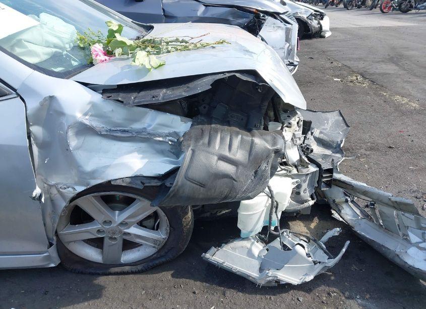 Photo 19 of 2014 Toyota Camry SE (VIN 4T1BF1FK2EU451500)