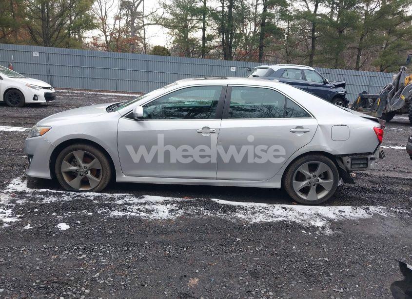 Photo 14 of 2014 Toyota Camry SE SPORT (VIN 4T1BF1FK2EU452887)