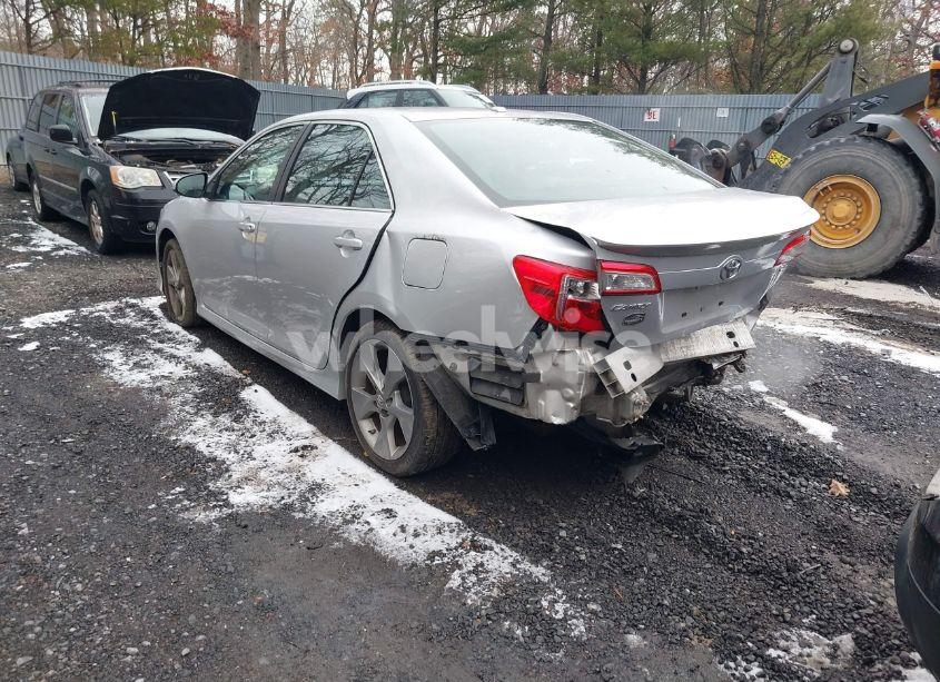 Photo 3 of 2014 Toyota Camry SE SPORT (VIN 4T1BF1FK2EU452887)