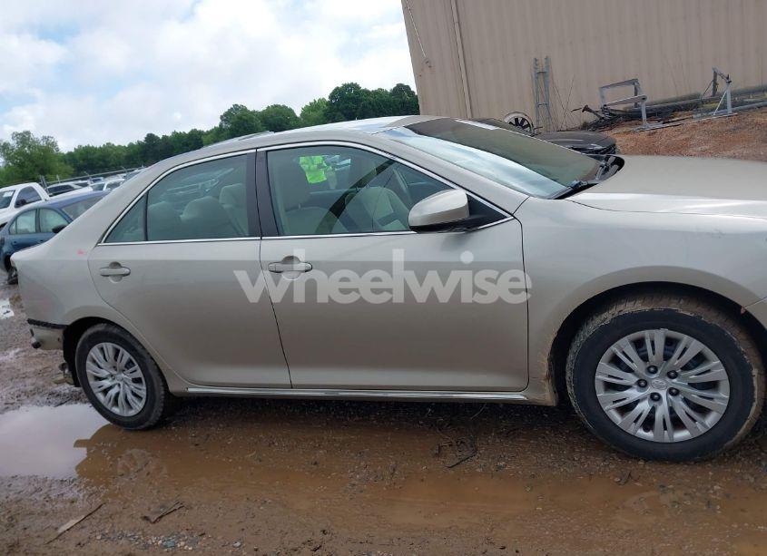 Photo 13 of 2014 Toyota Camry LE (VIN 4T1BF1FK2EU461086)
