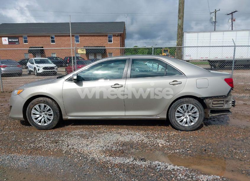 Photo 14 of 2014 Toyota Camry LE (VIN 4T1BF1FK2EU461086)
