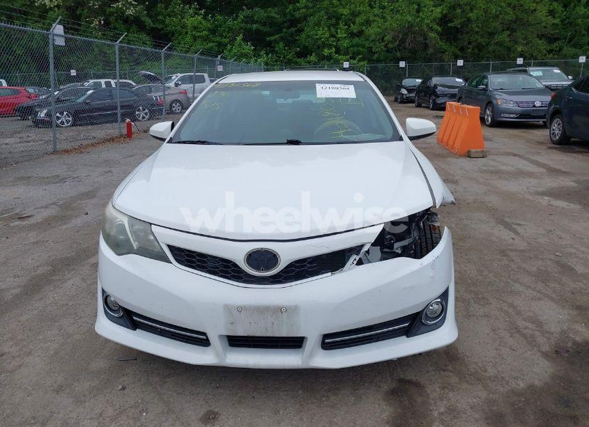 Photo 12 of 2014 Toyota Camry SE (VIN 4T1BF1FK2EU464084)