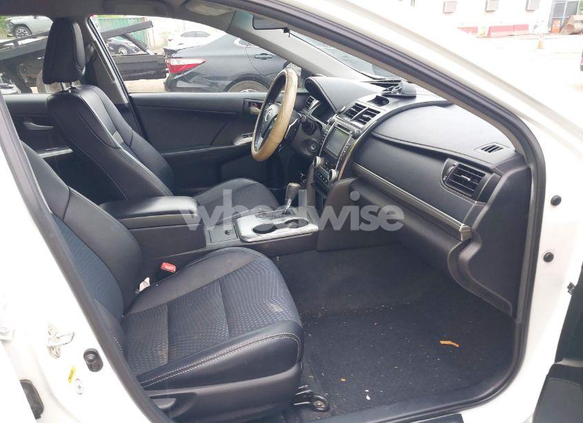 Photo 5 of 2014 Toyota Camry SE (VIN 4T1BF1FK2EU464084)