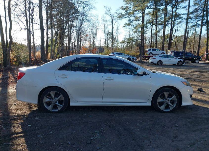 Photo 13 of 2014 Toyota Camry SE SPORT (VIN 4T1BF1FK2EU467325)