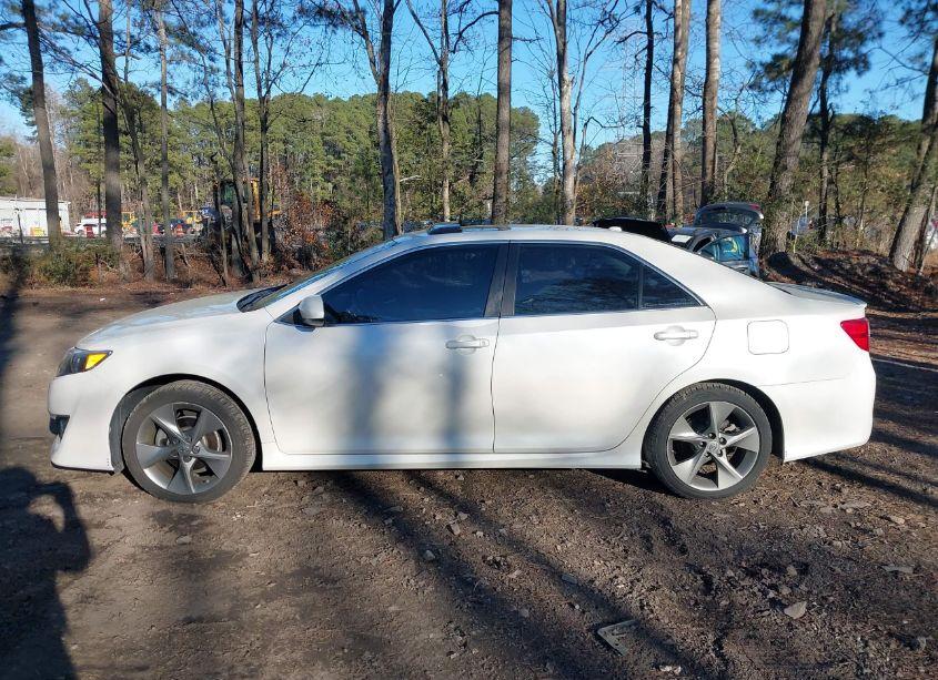 Photo 14 of 2014 Toyota Camry SE SPORT (VIN 4T1BF1FK2EU467325)