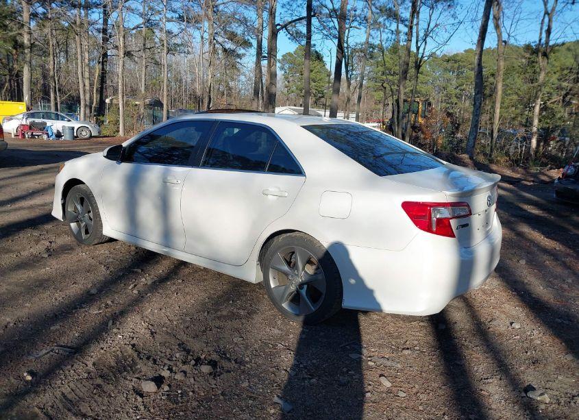 Photo 3 of 2014 Toyota Camry SE SPORT (VIN 4T1BF1FK2EU467325)