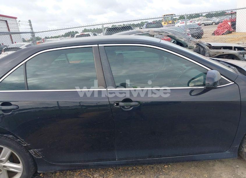 Photo 13 of 2014 Toyota Camry SE (VIN 4T1BF1FK2EU728260)