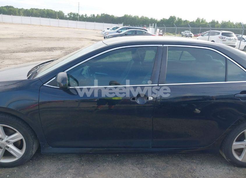 Photo 14 of 2014 Toyota Camry SE (VIN 4T1BF1FK2EU728260)