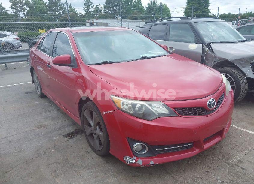 2014 Toyota Camry SE SPORT (VIN 4T1BF1FK2EU729103) main photo