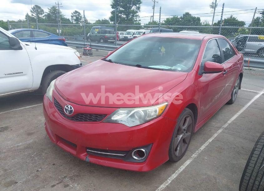 Photo 2 of 2014 Toyota Camry SE SPORT (VIN 4T1BF1FK2EU729103)
