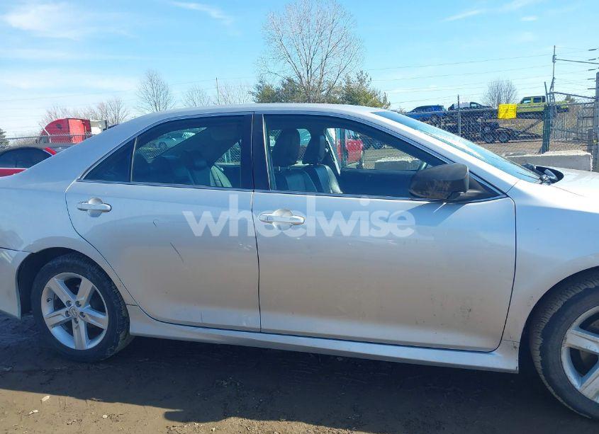 Photo 13 of 2014 Toyota Camry SE (VIN 4T1BF1FK2EU737525)