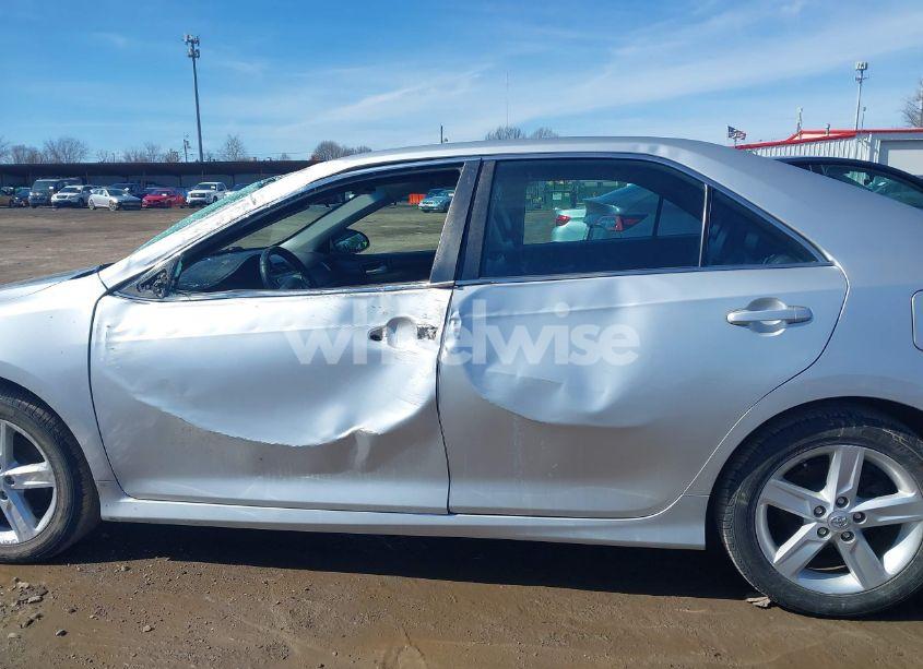 Photo 14 of 2014 Toyota Camry SE (VIN 4T1BF1FK2EU737525)