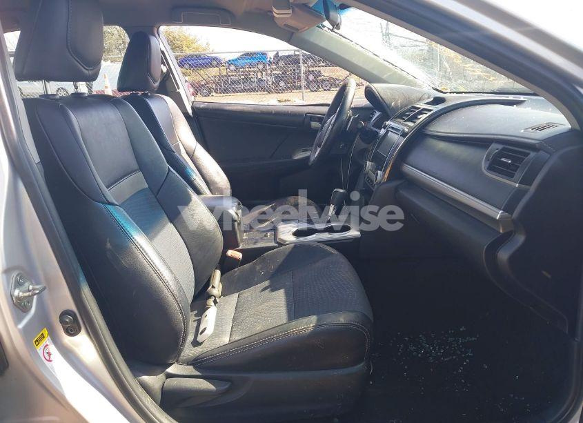 Photo 5 of 2014 Toyota Camry SE (VIN 4T1BF1FK2EU737525)