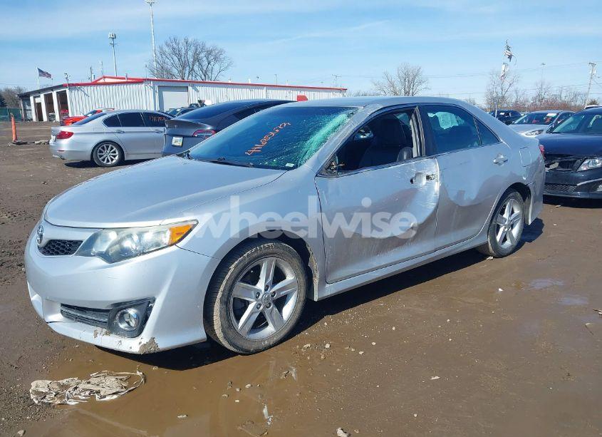 Photo 6 of 2014 Toyota Camry SE (VIN 4T1BF1FK2EU737525)