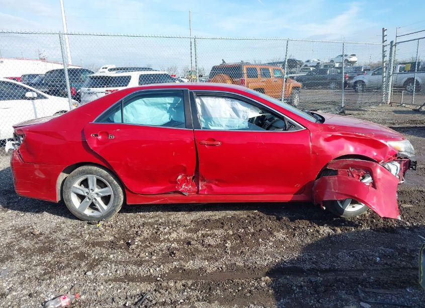 Photo 14 of 2014 Toyota Camry SE (VIN 4T1BF1FK2EU744202)