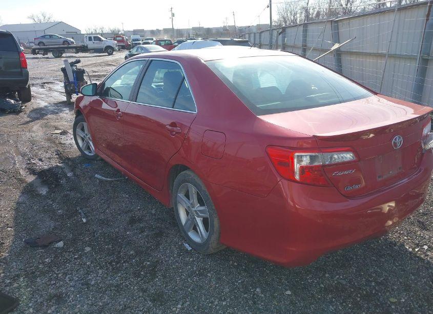 Photo 3 of 2014 Toyota Camry SE (VIN 4T1BF1FK2EU744202)