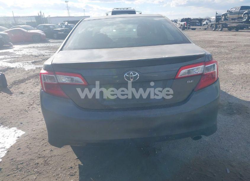 Photo 16 of 2014 Toyota Camry SE (VIN 4T1BF1FK2EU746838)