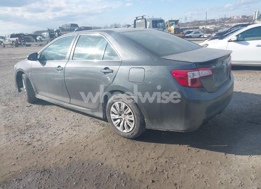 Photo 3 of 2014 Toyota Camry SE (VIN 4T1BF1FK2EU746838)
