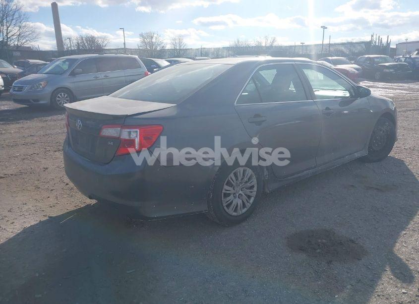 Photo 4 of 2014 Toyota Camry SE (VIN 4T1BF1FK2EU746838)