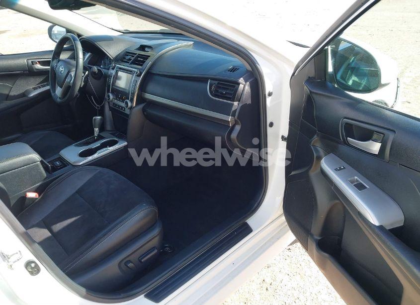 Photo 5 of 2014 Toyota Camry SE (VIN 4T1BF1FK2EU751599)