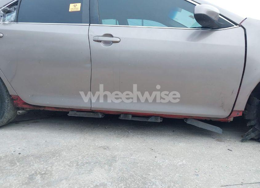 Photo 13 of 2014 Toyota Camry SE (VIN 4T1BF1FK2EU764952)