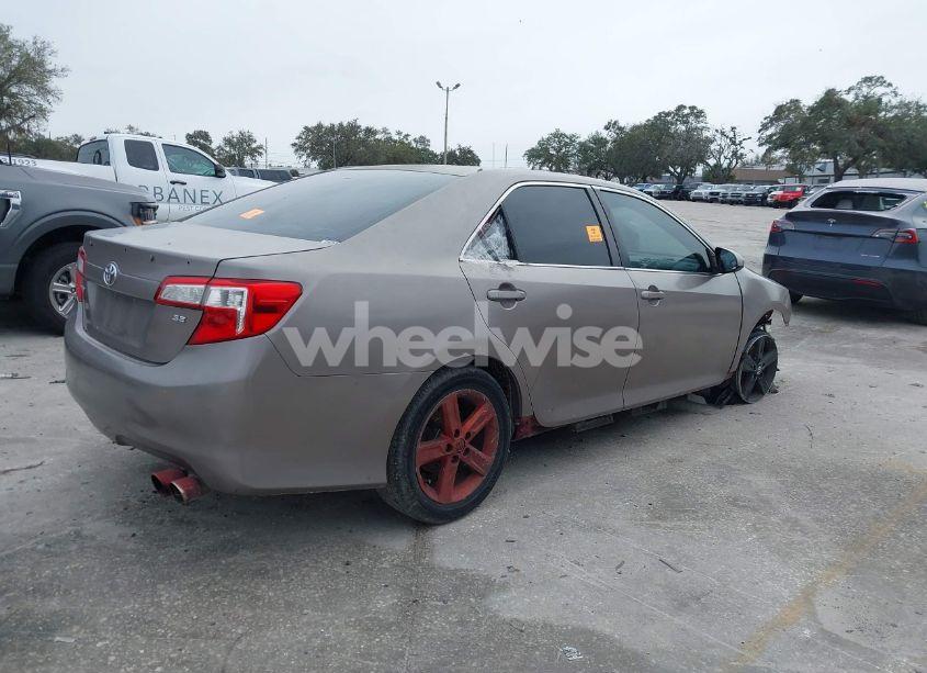 Photo 4 of 2014 Toyota Camry SE (VIN 4T1BF1FK2EU764952)