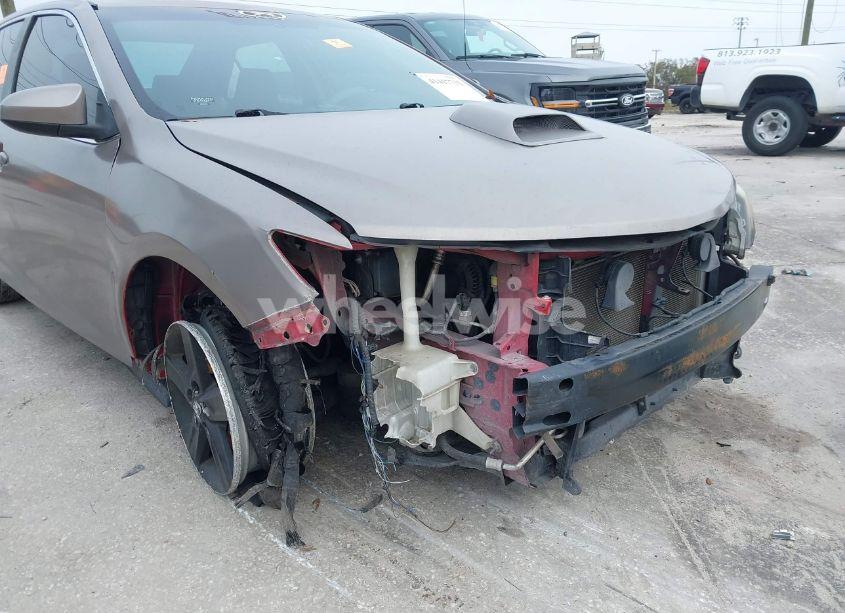 Photo 6 of 2014 Toyota Camry SE (VIN 4T1BF1FK2EU764952)