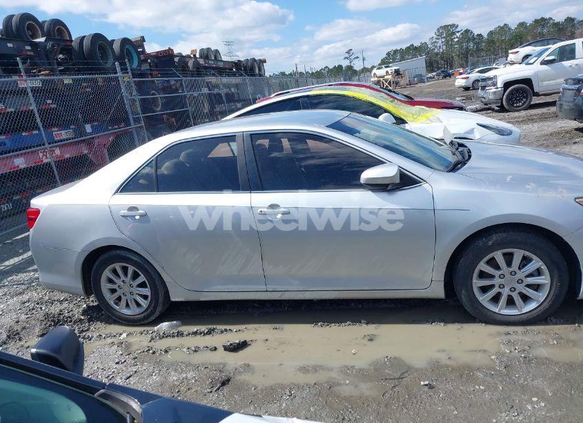 Photo 13 of 2014 Toyota Camry L (VIN 4T1BF1FK2EU772095)