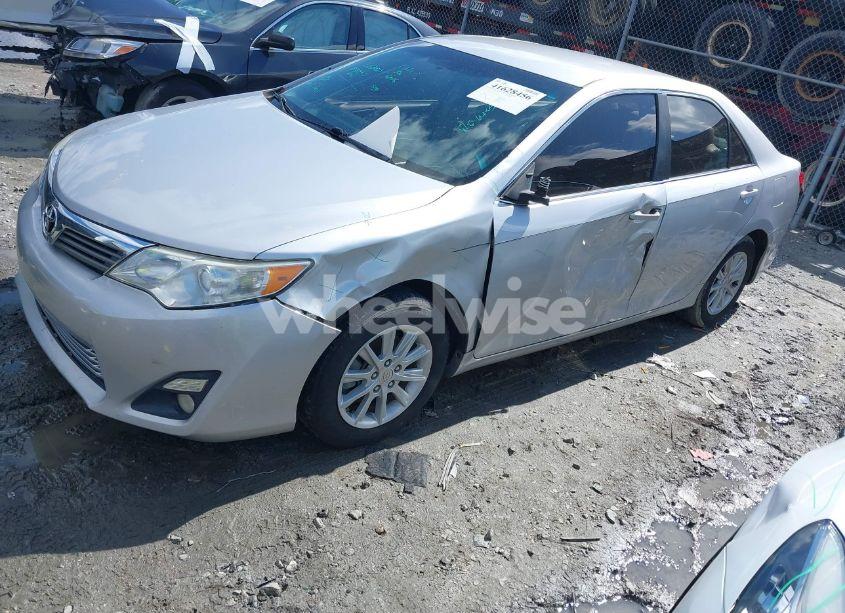 Photo 2 of 2014 Toyota Camry L (VIN 4T1BF1FK2EU772095)
