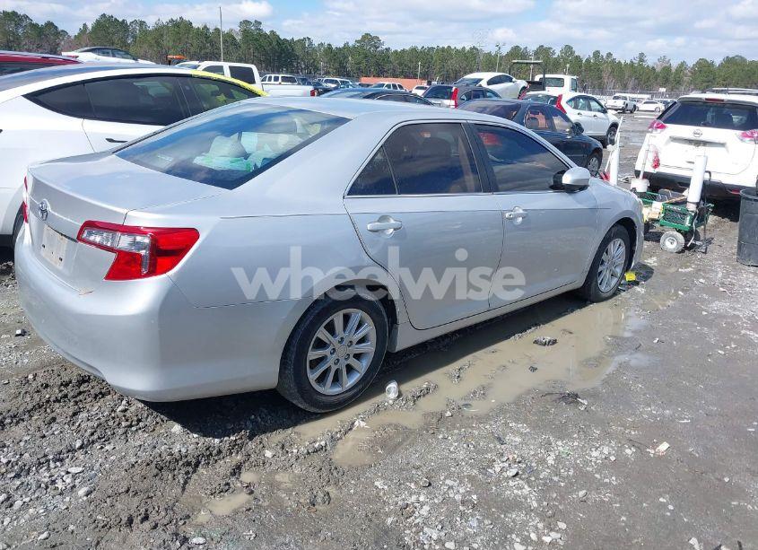 Photo 4 of 2014 Toyota Camry L (VIN 4T1BF1FK2EU772095)