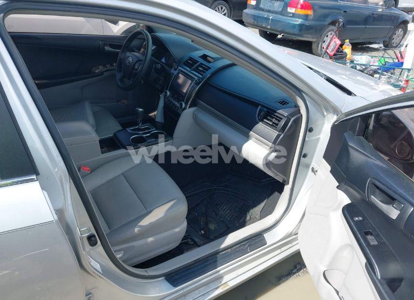 Photo 5 of 2014 Toyota Camry L (VIN 4T1BF1FK2EU772095)