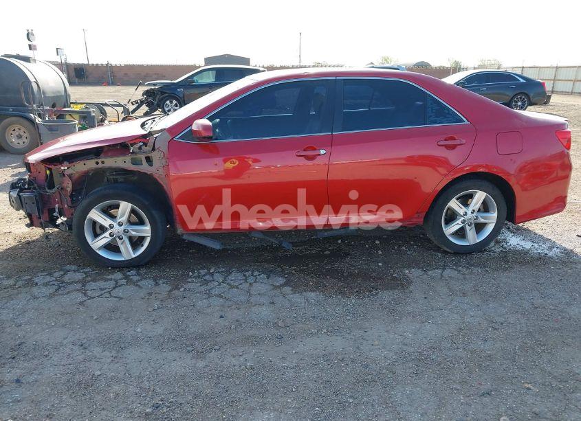 Photo 15 of 2014 Toyota Camry SE (VIN 4T1BF1FK2EU772694)