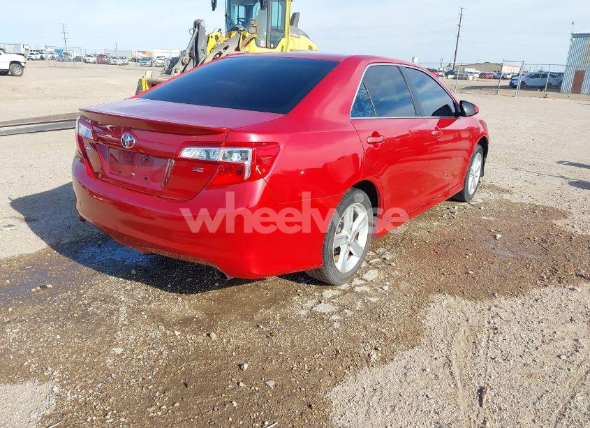 Photo 4 of 2014 Toyota Camry SE (VIN 4T1BF1FK2EU772694)