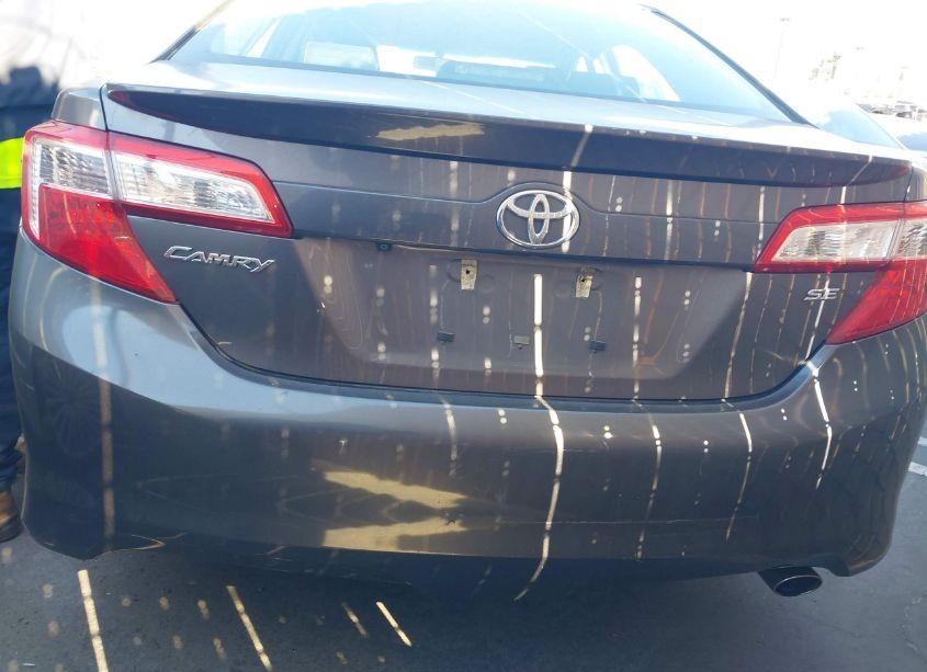 Photo 18 of 2014 Toyota Camry SE (VIN 4T1BF1FK2EU773991)