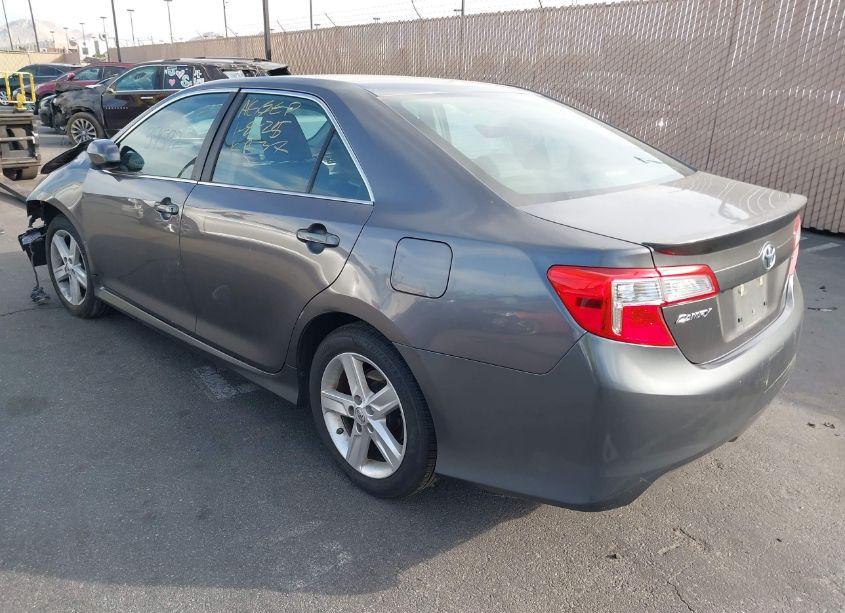 Photo 3 of 2014 Toyota Camry SE (VIN 4T1BF1FK2EU773991)