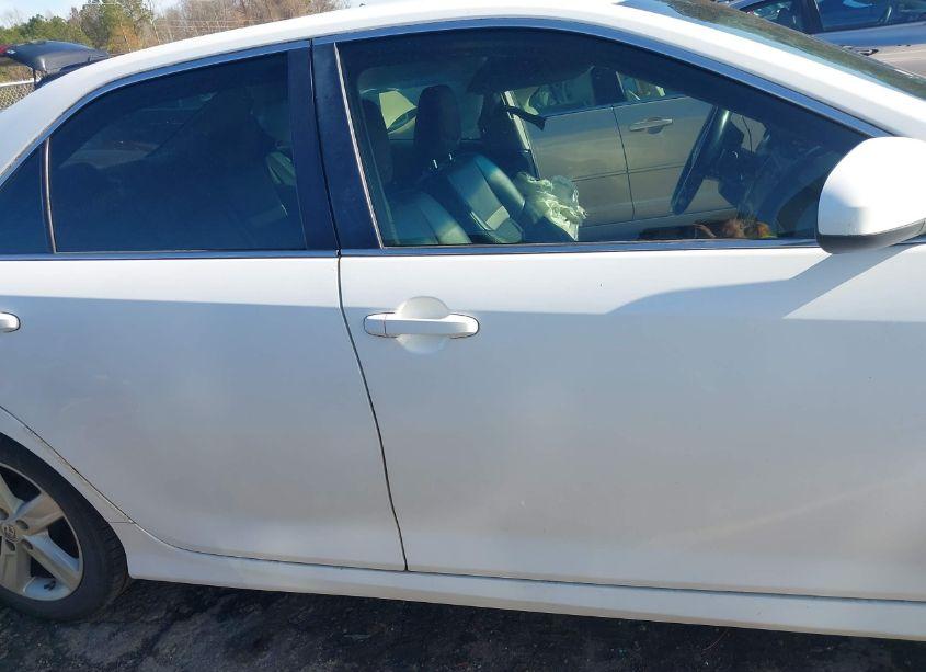 Photo 14 of 2014 Toyota Camry SE (VIN 4T1BF1FK2EU775885)