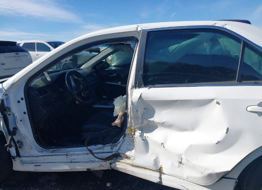 Photo 15 of 2014 Toyota Camry SE (VIN 4T1BF1FK2EU775885)